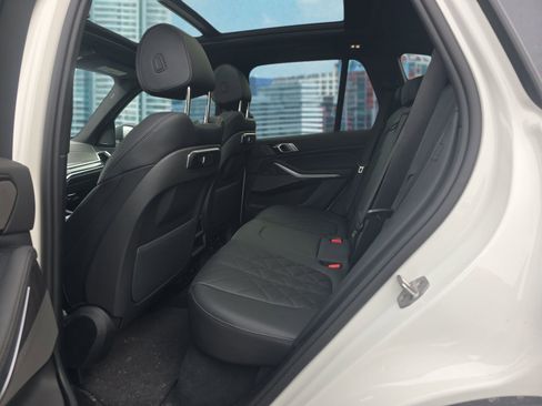 Used 2026 BMW X5 sDrive40i image 9