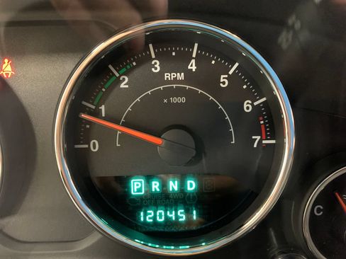 Used 2013 Jeep Wrangler Sport AWD/4WD image 28