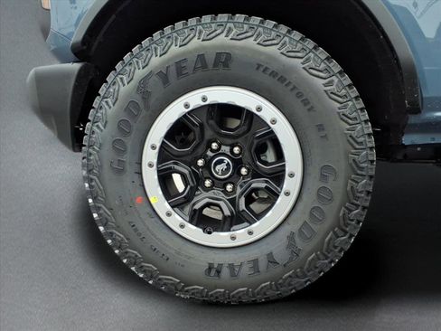 New 2025 Ford Bronco w/ Sasquatch Package image 7