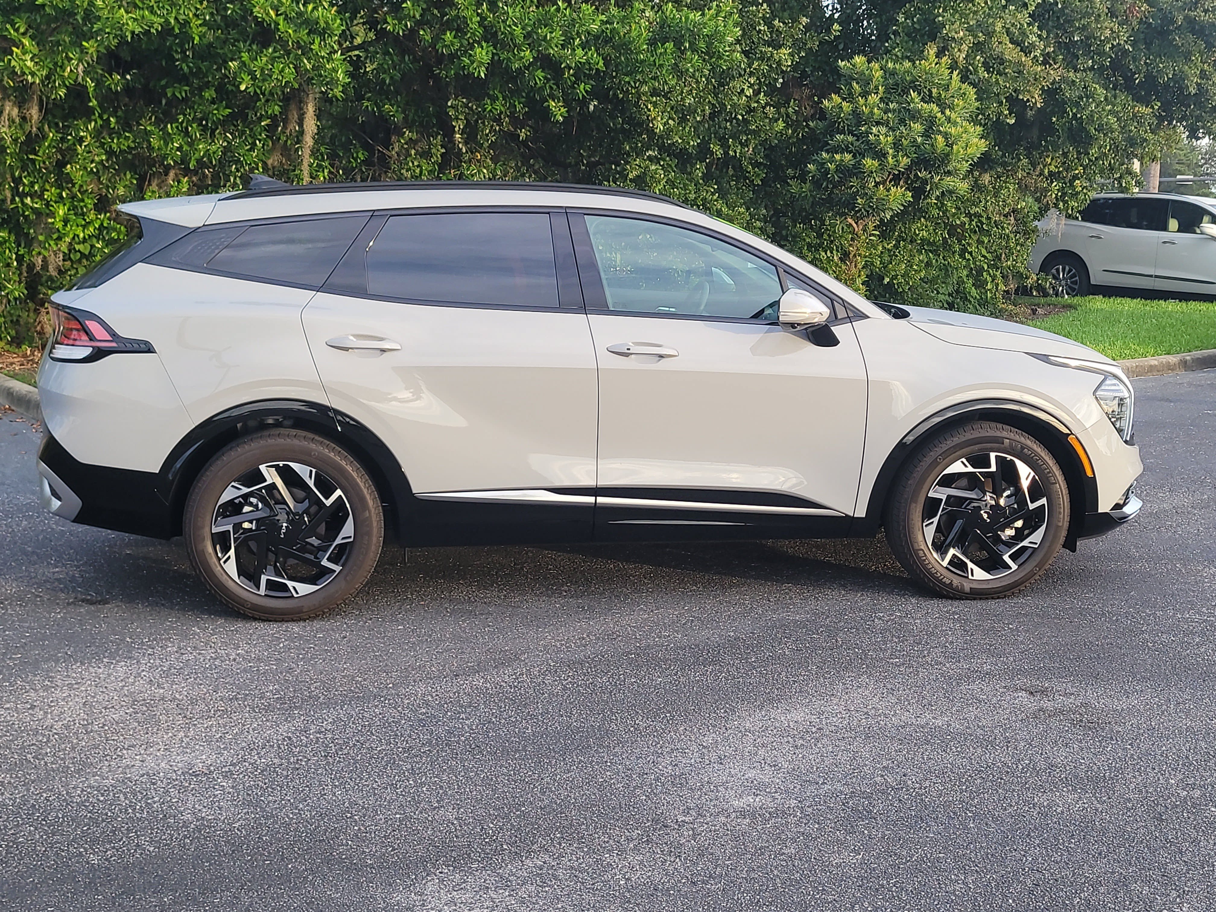 Used 2025 Kia Sportage SX FWD image 8