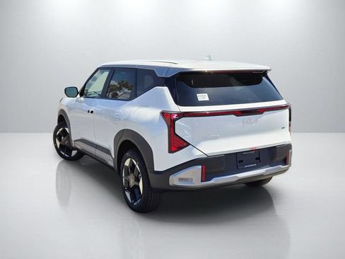 New 2027 Kia Seltos S AWD/4WD image 6