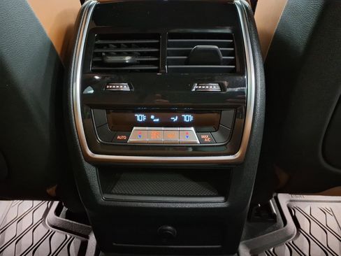 Used 2023 BMW X5 xDrive40i w/ Parking Assistance Package AWD/4WD image 15