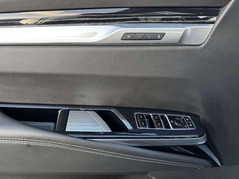 Used 2025 Cadillac Escalade ESV Sport w/ Touring Package image 17