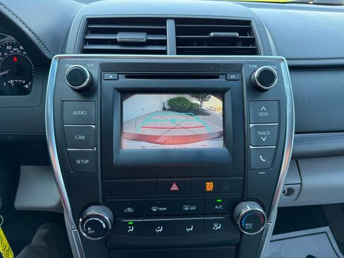 Used 2016 Toyota Camry LE image 14