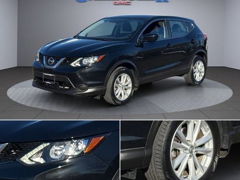 Used 2018 Nissan Rogue Sport S w/ S Appearance Package image 11