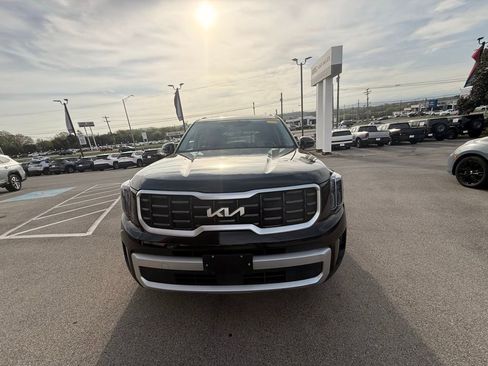 Used 2025 Kia Telluride S image 2
