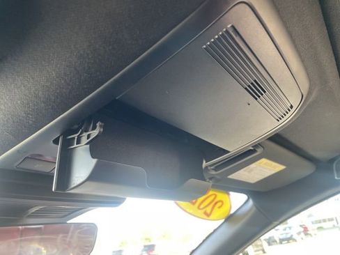 Used 2024 MAZDA MAZDA3 s image 33