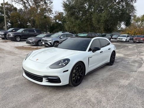 Used 2018 Porsche Panamera 4 image 2
