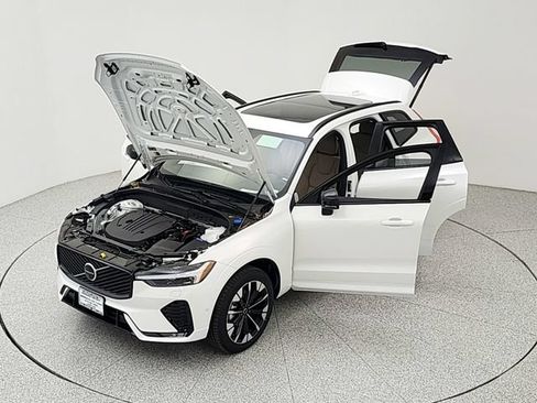 New 2026 Volvo XC60 B5 Plus w/ Protection Package Premier AWD/4WD image 37