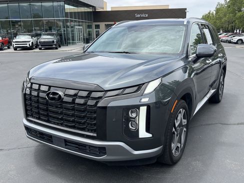 Used 2024 Hyundai Palisade Limited AWD/4WD image 2