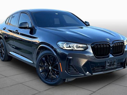 Used 2022 BMW X4 xDrive30i w/ Parking Assistance Package AWD/4WD image 3