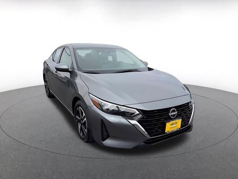 Used 2025 Nissan Sentra SV FWD image 3