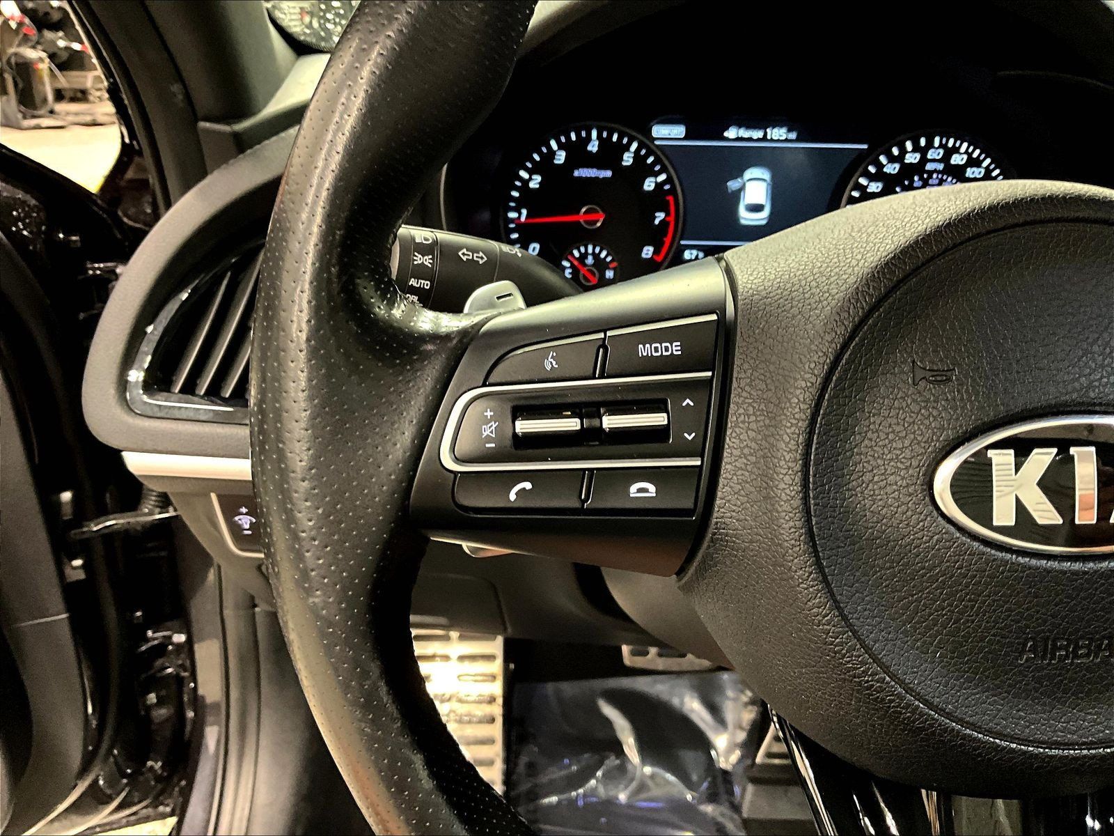 Used 2018 Kia Stinger GT1 AWD/4WD image 11