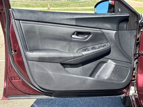 Used 2025 Nissan Sentra SV image 25