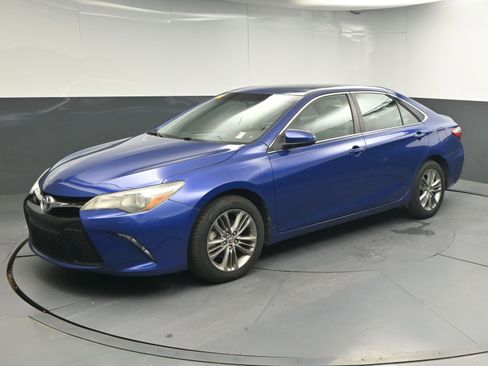 Used 2015 Toyota Camry SE FWD image 4