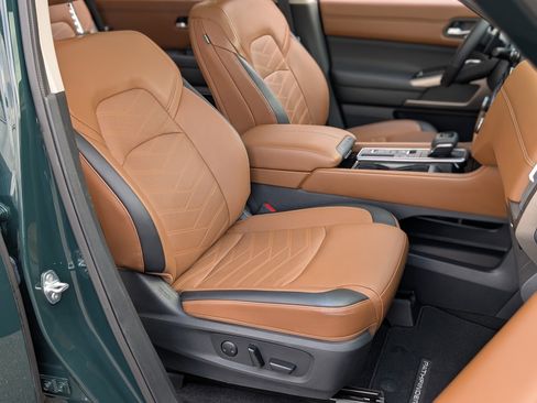 Used 2024 Nissan Pathfinder Platinum w/ Cargo Package image 25