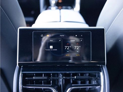 Certified 2024 Bentley Bentayga Extended Wheelbase image 69