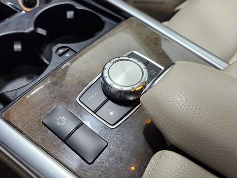 Used 2015 Mercedes-Benz E 350 4MATIC Sedan image 9