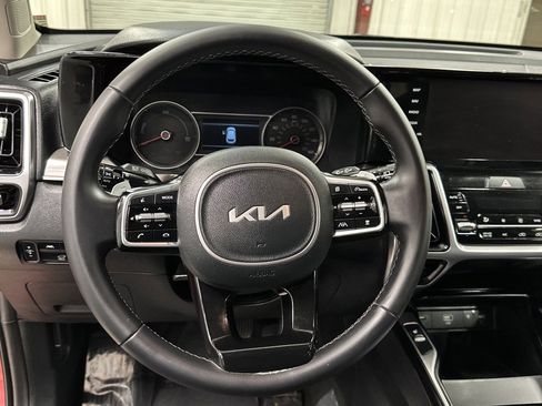 Used 2023 Kia Sorento EX image 7