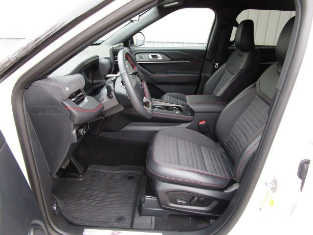 Used 2025 Ford Explorer ST-Line AWD/4WD image 15