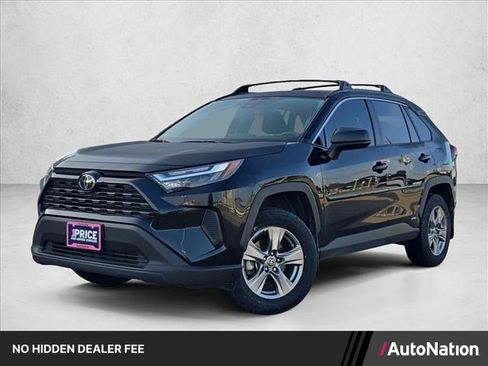 Used 2025 Toyota RAV4 LE AWD/4WD image 1