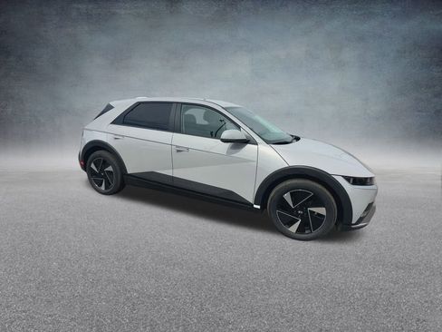 New 2025 Hyundai Ioniq 5 SE image 25