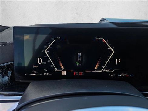 Certified 2025 BMW X7 xDrive40i w/ M Sport Package image 11