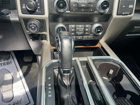 Used 2019 Ford F150 Lariat w/ Equipment Group 502A Luxury image 24