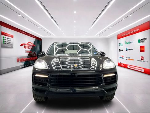 Used 2021 Porsche Cayenne S w/ Premium Package AWD/4WD image 3