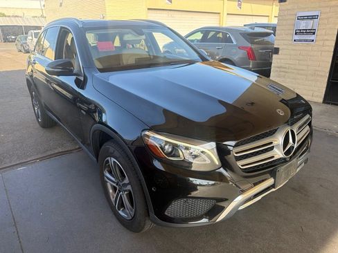 Used 2019 Mercedes-Benz GLC 350e 4MATIC image 2