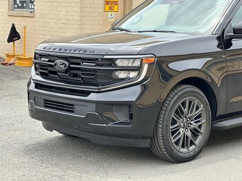 New 2026 Ford Expedition Platinum w/ Stealth Appearance Package AWD/4WD image 38
