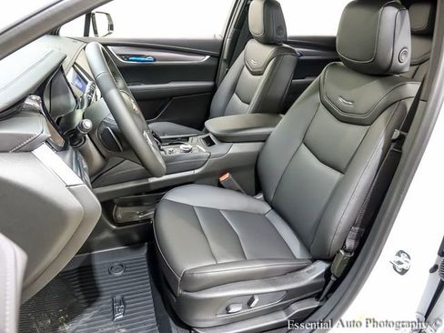 New 2026 Cadillac XT5 Luxury w/ LPO, Floor Liner Package image 9