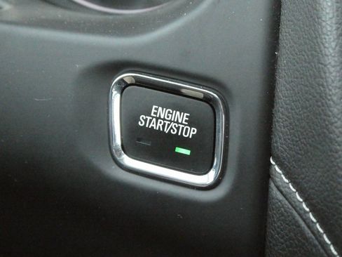 Certified 2023 GMC Acadia SLE w/ Driver Convenience Package image 8