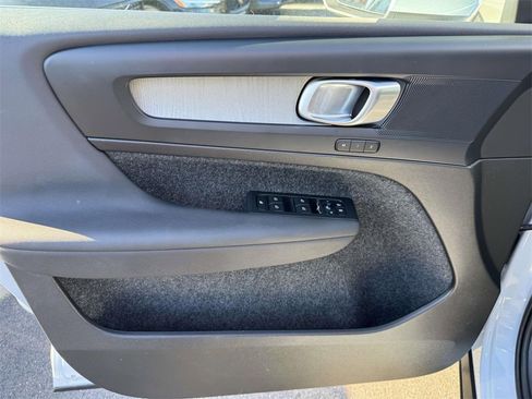 Certified 2025 Volvo XC40 B5 Plus image 14