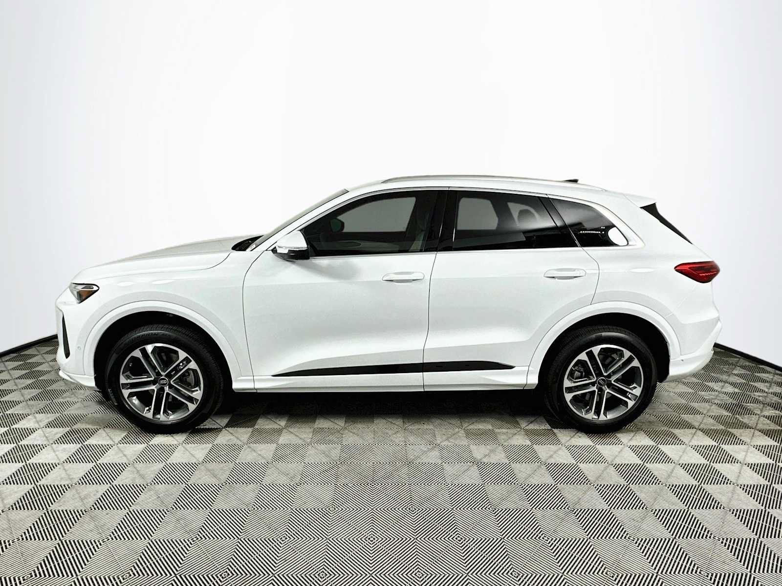 New 2026 Audi Q5 Premium AWD/4WD image 4