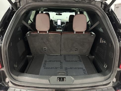 Used 2024 Ford Explorer Platinum w/ Technology Package image 42