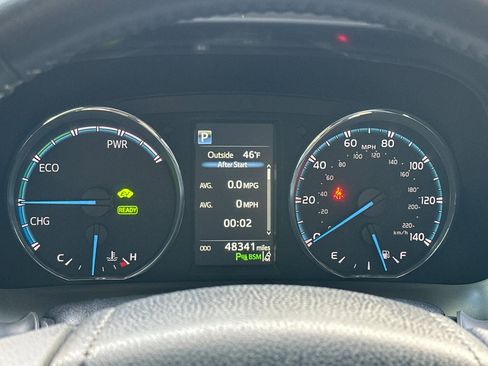 Used 2017 Toyota RAV4 SE image 28