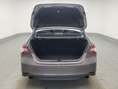 Used 2018 Toyota Camry XLE FWD image 29