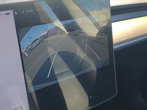 Used 2018 Tesla Model 3 Long Range image 13