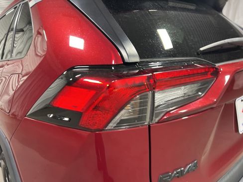 Used 2022 Toyota RAV4 LE image 30