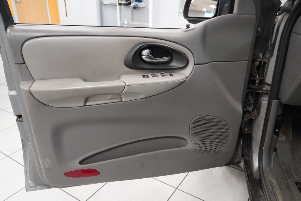 Used 2007 Chevrolet TrailBlazer LS w/ LS Preferred Equipment Group AWD/4WD image 17