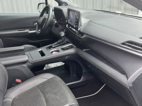 Certified 2023 Toyota Sienna XSE image 7