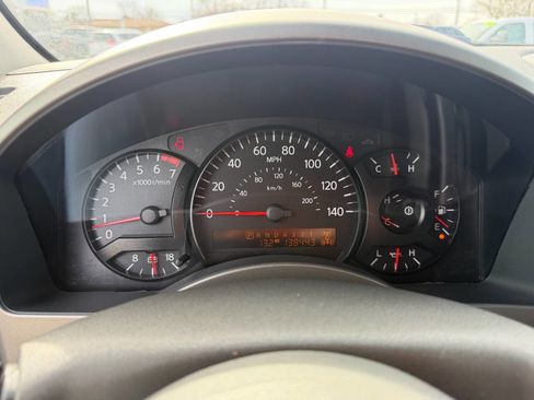 Used 2004 Nissan Titan LE w/ (Tow) Big Tow Pkg image 21