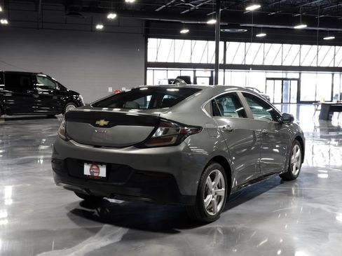 Used 2017 Chevrolet Volt LT w/ Comfort Package FWD image 7