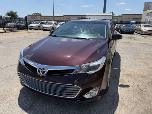 Used 2013 Toyota Avalon XLE Touring FWD image 4