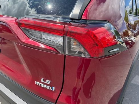 Used 2019 Toyota RAV4 LE AWD/4WD image 29