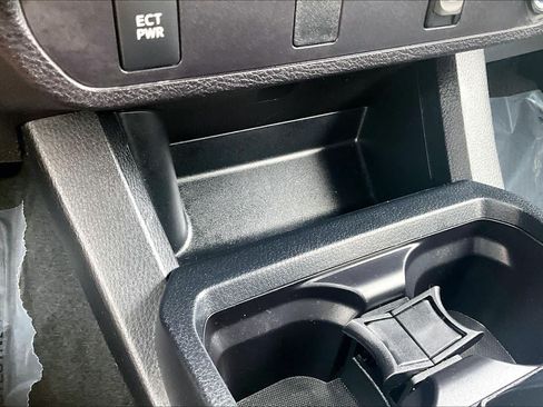 Used 2016 Toyota Tacoma SR RWD image 35