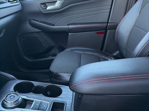 Certified 2023 Ford Escape ST-Line Select w/ Tech Pack #1 image 18