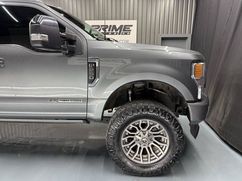 Used 2022 Ford F250 Platinum w/ FX4 Off-Road Package AWD/4WD image 11
