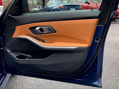 Used 2023 BMW 330i xDrive Sedan w/ Premium Package image 24